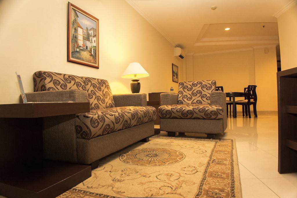Travellers Suites Serviced Apartments Μεντάν Εξωτερικό φωτογραφία